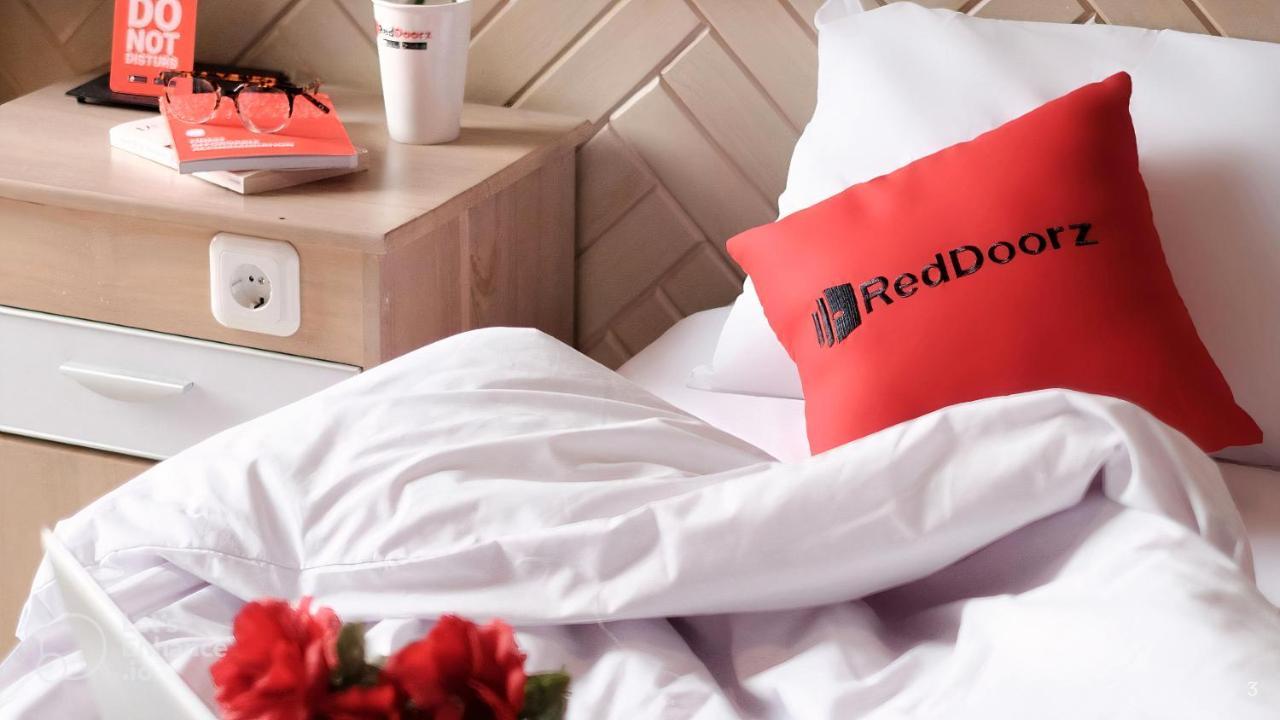 Reddoorz Nam Bac Hotel Phan Dang Luu Phu Nhuan Ho Chi Minh City Exterior photo