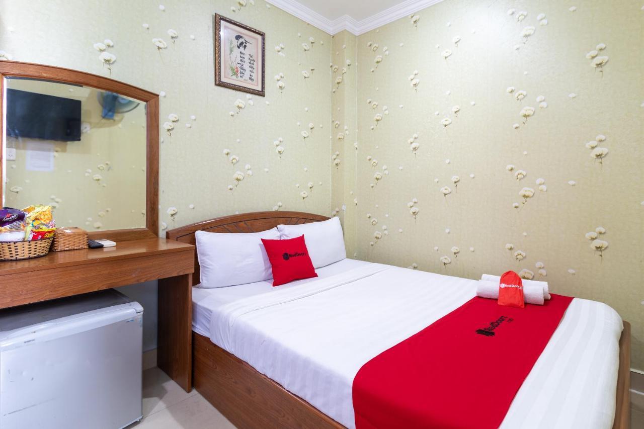 Reddoorz Nam Bac Hotel Phan Dang Luu Phu Nhuan Ho Chi Minh City Exterior photo